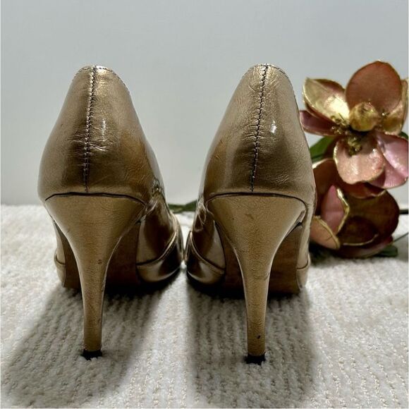 Wild Rose Women's Size 7 Gold Tone Slip On Peep Toe Stiletto Heels Holiday Party - Picture 5 of 12